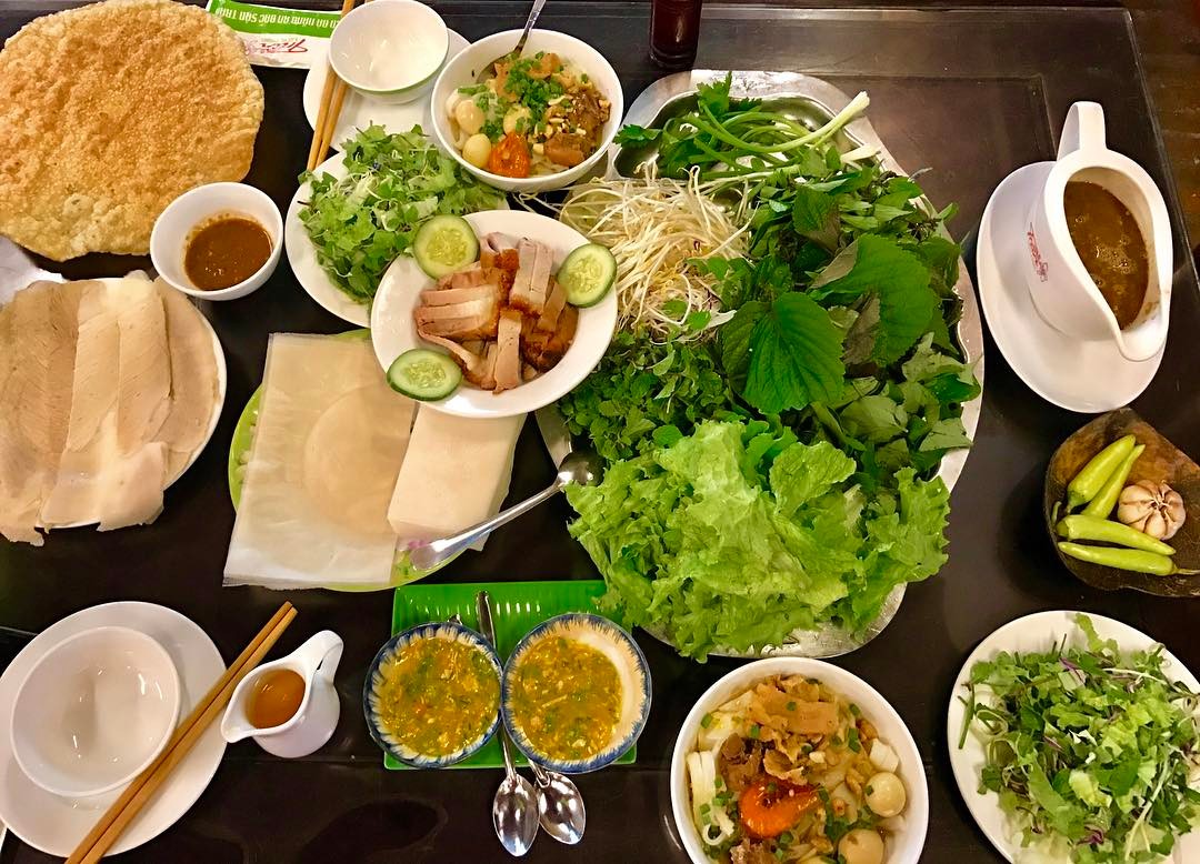 Quán Trần - Đặc sản bánh tráng cuốn thịt heo Đà Nẵng