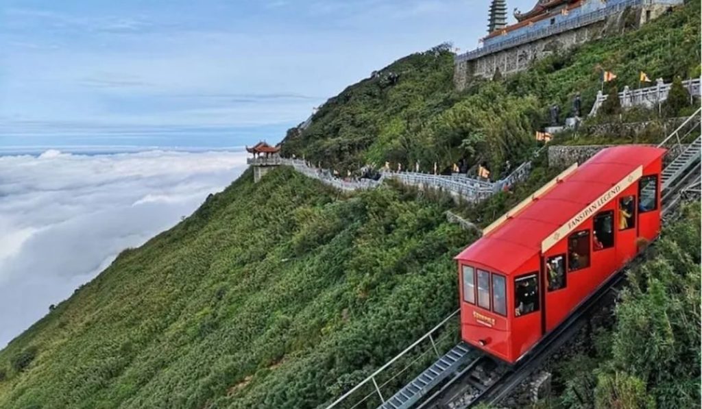 Khám Phá Hành Trình Tàu Hỏa Leo Núi Bà Nà