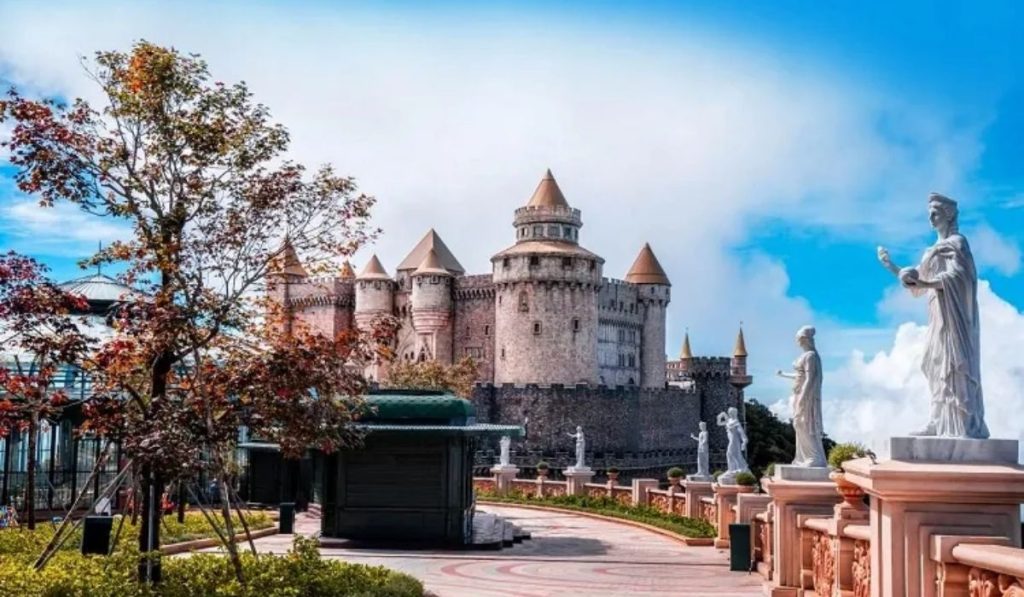 Khám Phá Lâu Đài Mặt Trăng Bà Nà