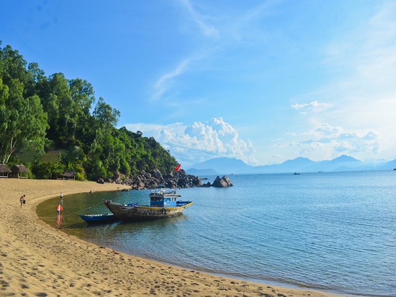 bãi biển cát vàng Đà Nẵng