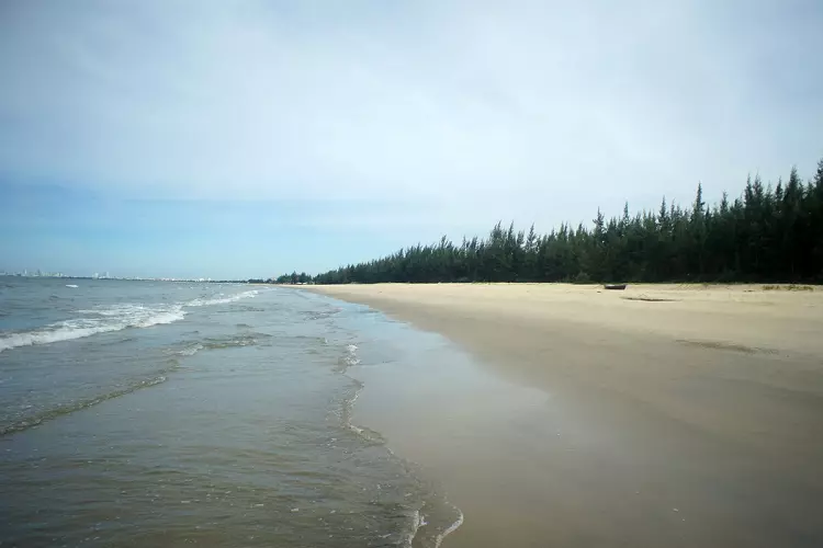 bãi biển xuân thiềubãi biển Xuân Thiều Đà Nẵng