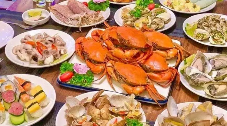Các nhà hàng tại bãi biển Xuân Thiều Đà Nẵng