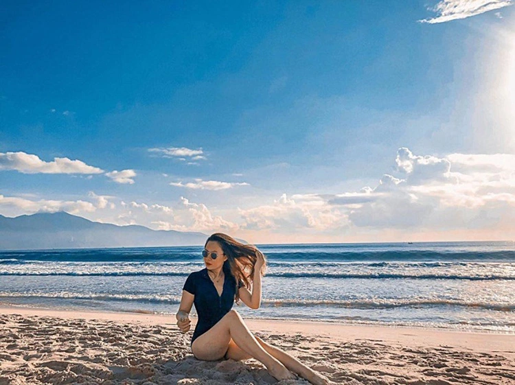 Tắm biển Tiên Sa