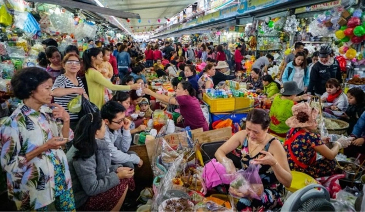 Khu chợ có đa dạng món ăn, thức uống