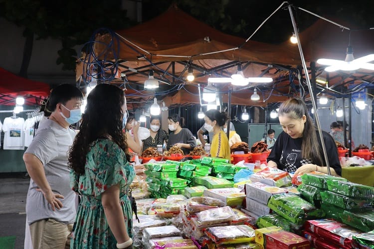 Chợ đêm Sơn Trà