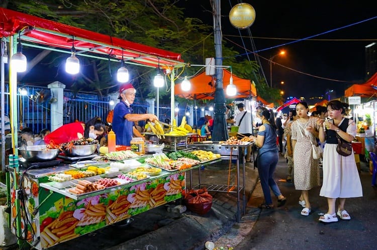 Chợ đêm Sơn Trà