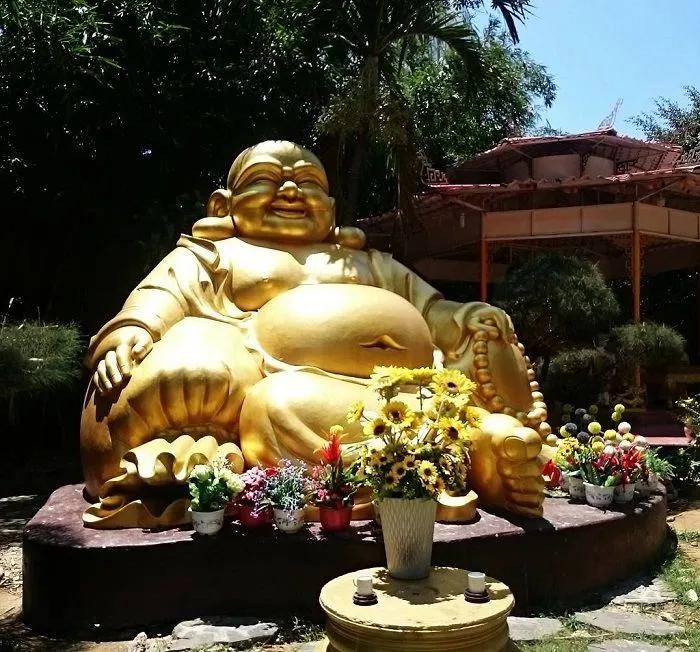 Tượng Di Lặc Chùa Pháp Lâm