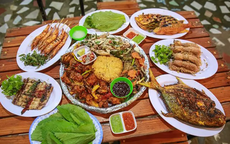 Ẩm thực tại công viên Biển Đông