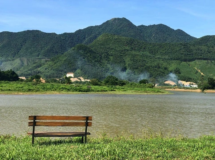 Dòng sông nhẹ nhàng