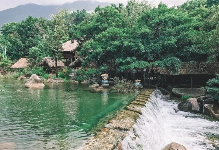 Khu du lịch suối Lương