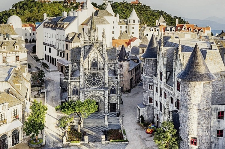 Ngôi làng Apremont sur Allier 