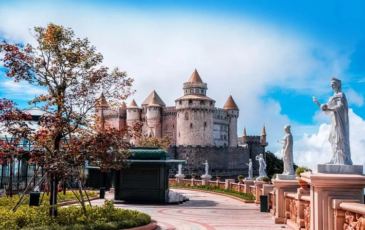 Lâu đài Mặt Trăng