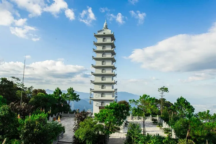 Phong Linh Bảo Tháp