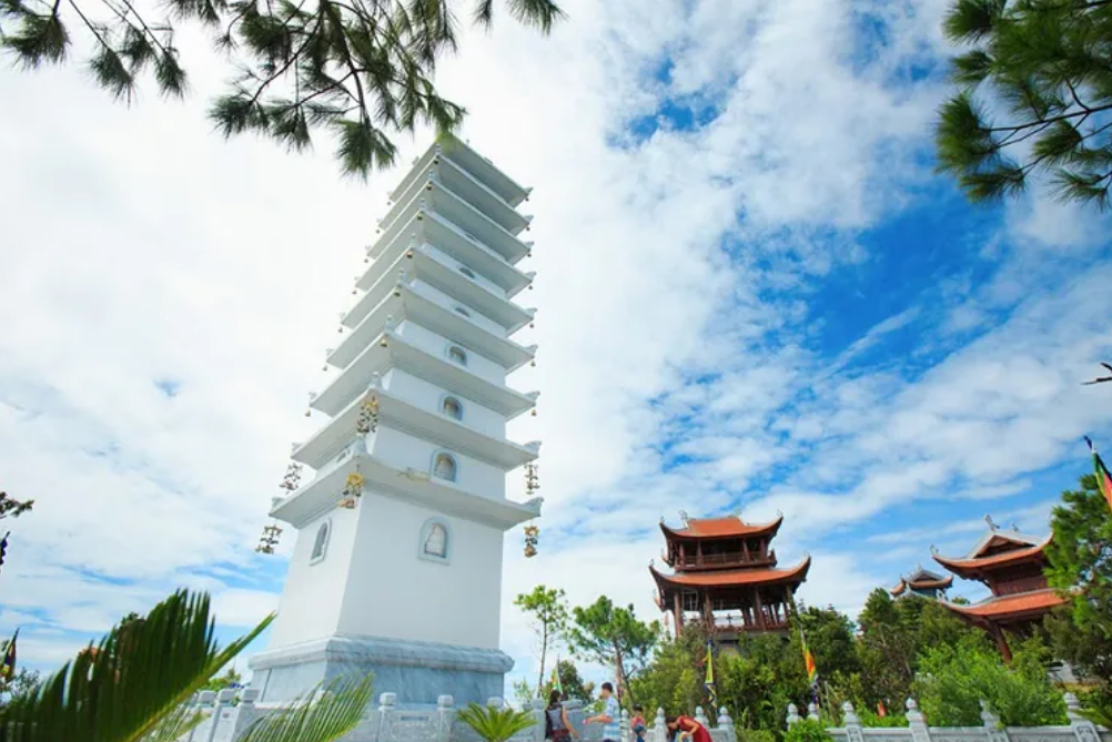 Phong Linh Bảo Tháp