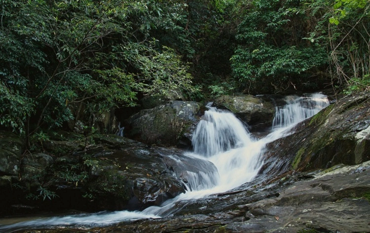 Thiên nhiên hùng vĩ, hoang sơ